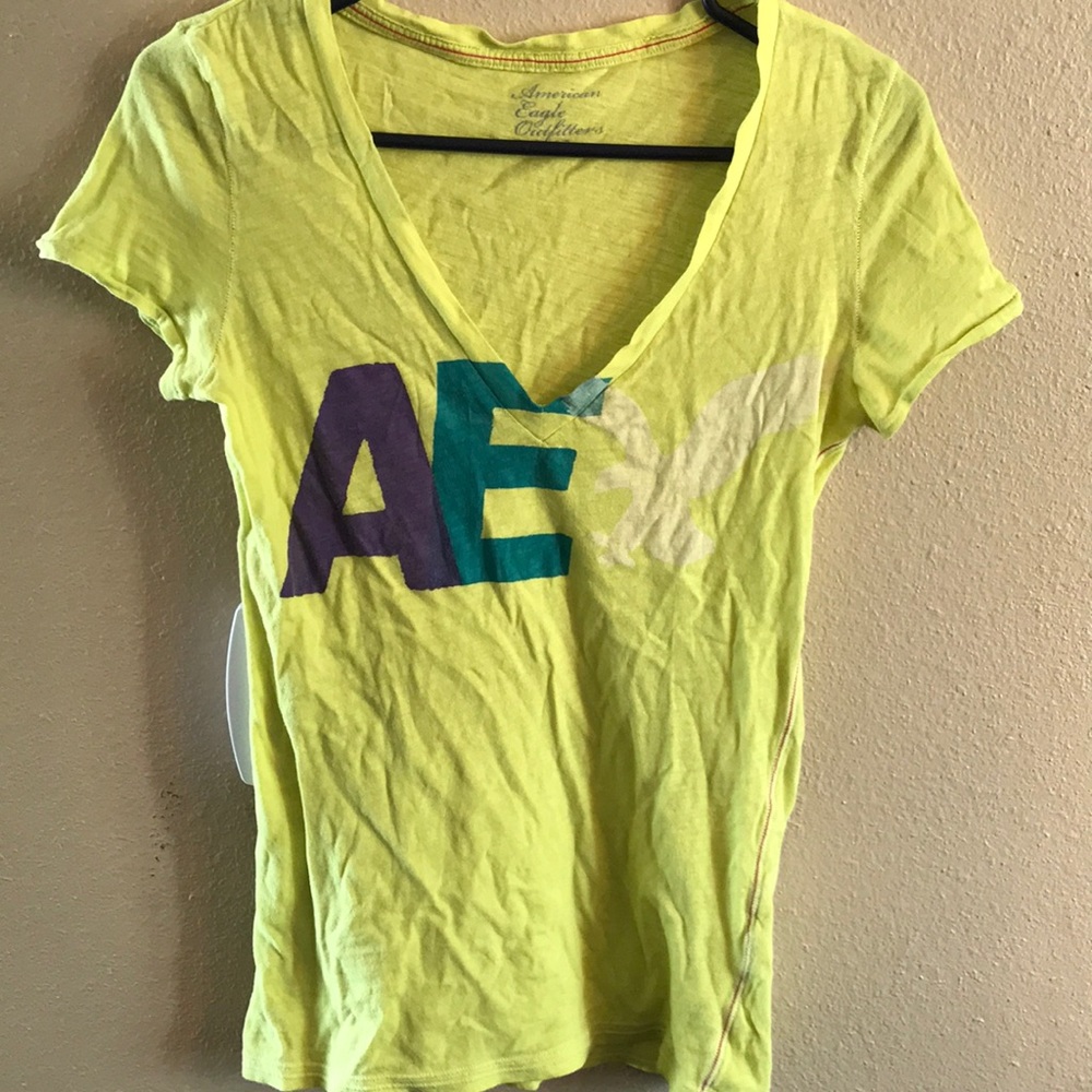 WOMENS AE tee 🔥2 FOR $22🔥